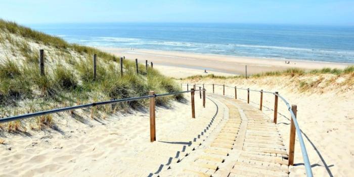 Beach House Met Parkeerplaats In Het Centrum Egmond aan Zee Exteriör bild